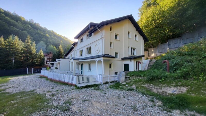 Valea Neagra, Statiunea Cheia, Prahova complex rezidential sau pensiune